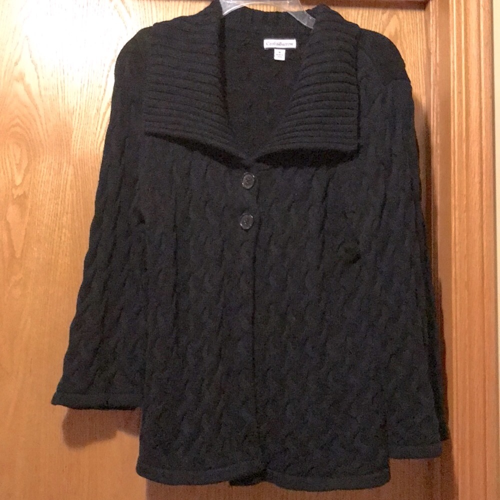 Black 2 button MEDIUM 2 button swing open comfy cardigan cable knit sweater EUC